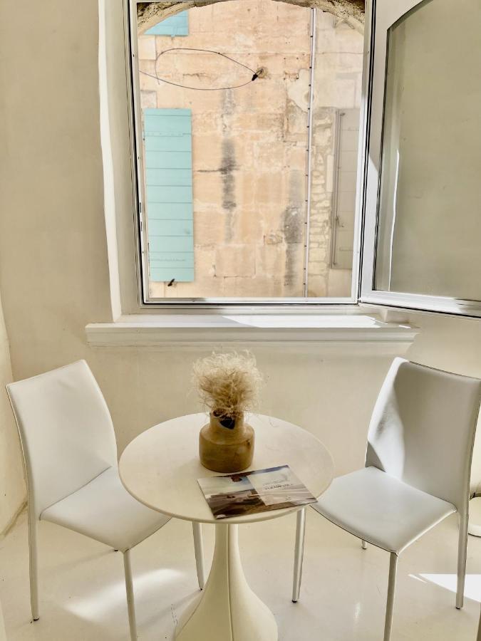 Saint-Rémy-de-Provence La Maison Plume, Appart Boutique מראה חיצוני תמונה
