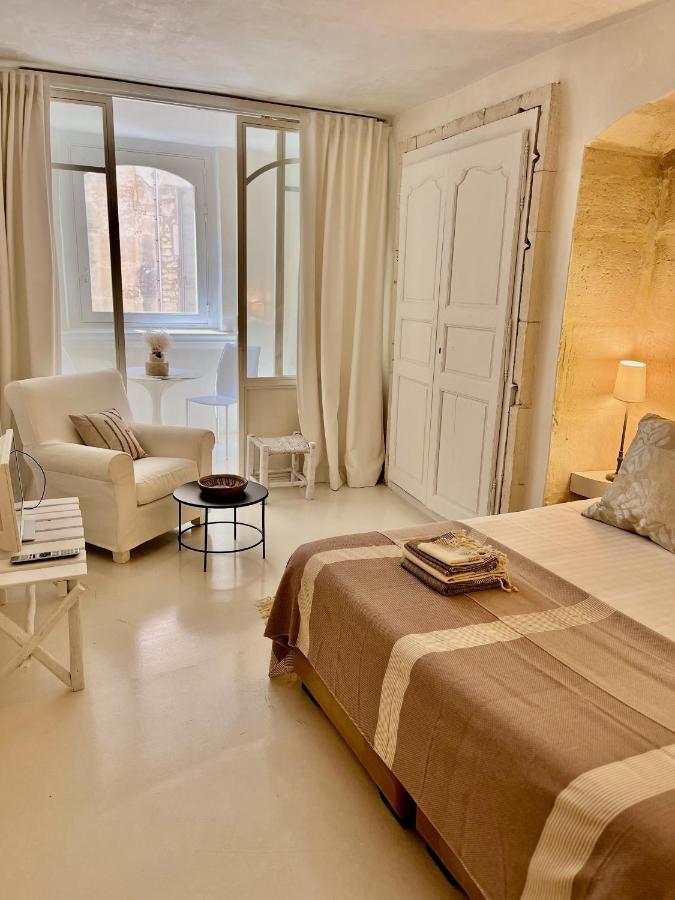 Saint-Rémy-de-Provence La Maison Plume, Appart Boutique מראה חיצוני תמונה