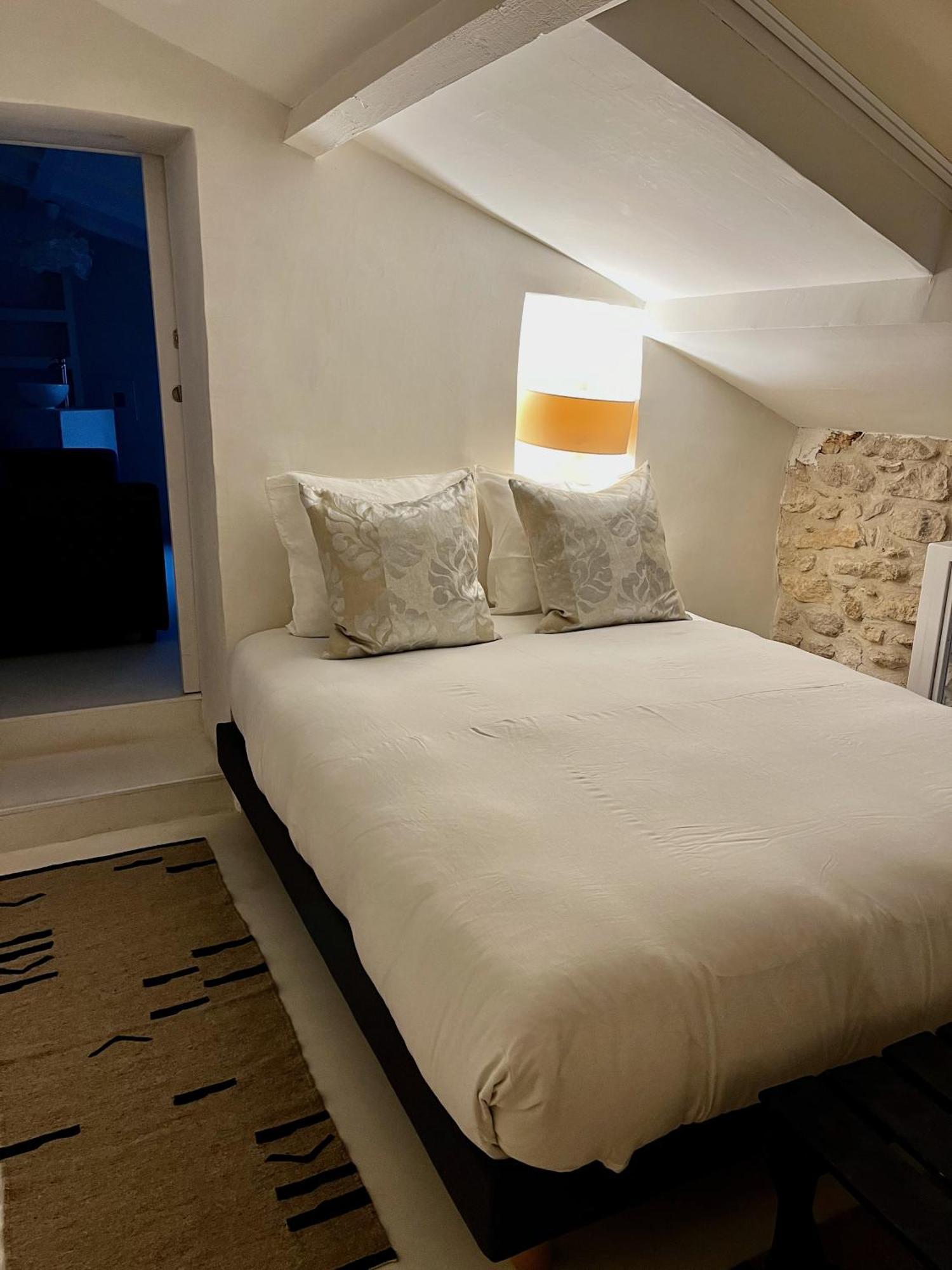Saint-Rémy-de-Provence La Maison Plume, Appart Boutique מראה חיצוני תמונה
